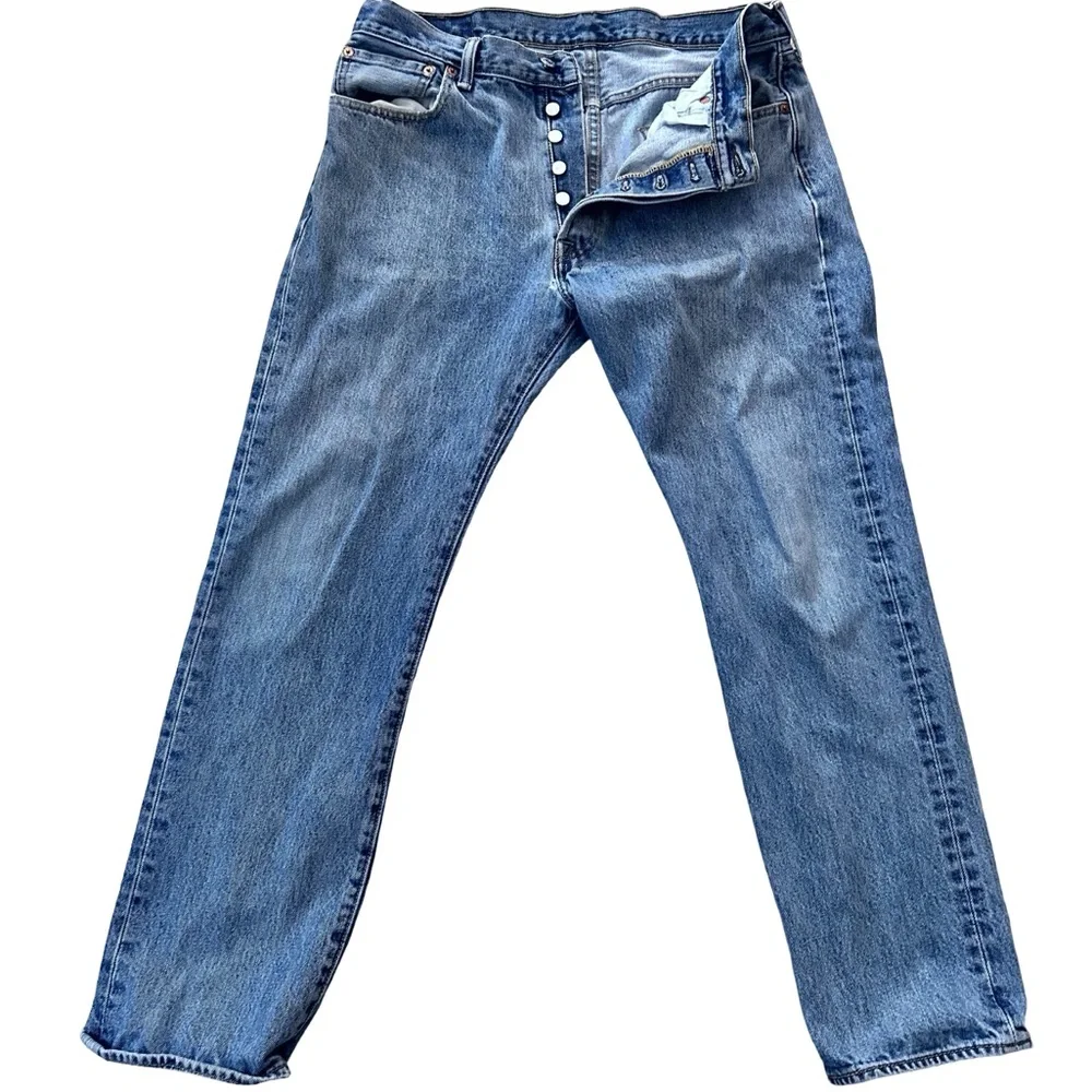 Levi’s 501 Blue Classic Button Fly Straight Leg Worn-In Distressed Jeans 34x30